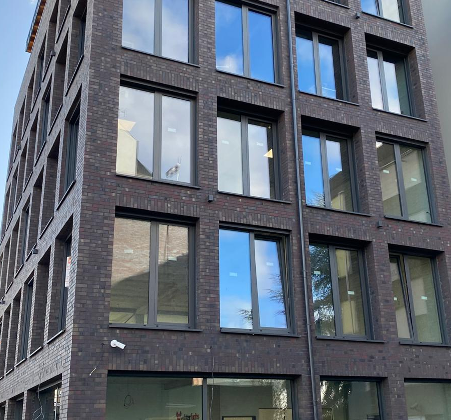 WhatsApp Image 2025-02-12 at 14.15.52 (10) 1